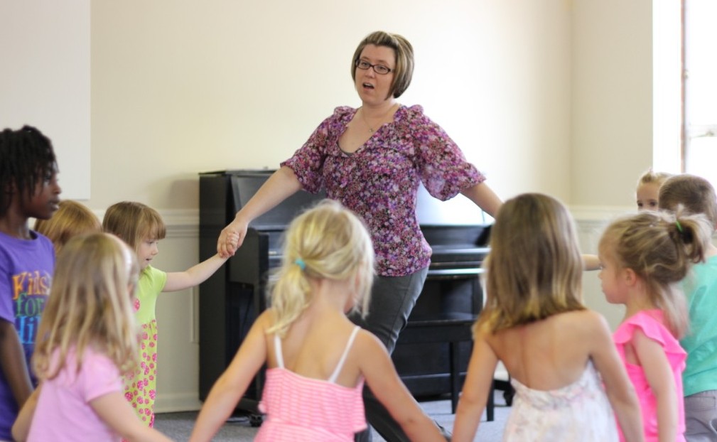 Music and movement during a Musikgarten group music class.